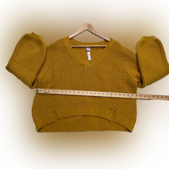 Women’s Knit V-Neckline Mustard Sweater Size:M - Picture 4 of 5